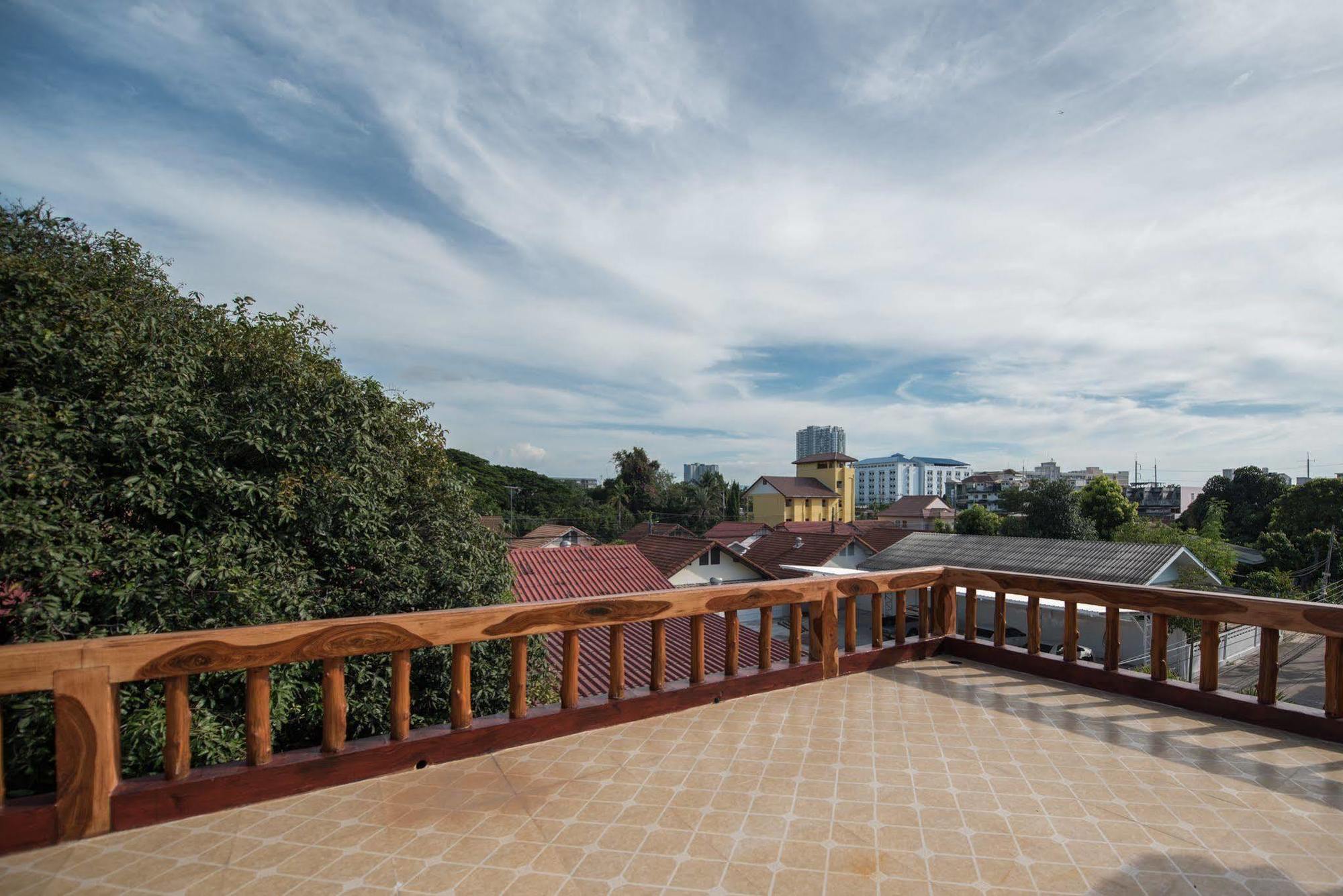 Viking Resorts Pattaya Exterior photo